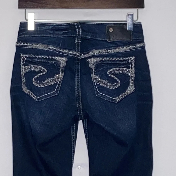 Silver Suki Mid Boot Fluid Denim Dark Wash Embellished Jeans - Size 26 - Picture 4 of 11
